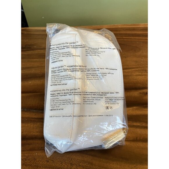 Mary Kay: Into the Garden Collection Bag White Makeup Bag Limited Edition - NEW - Picture 8 of 14